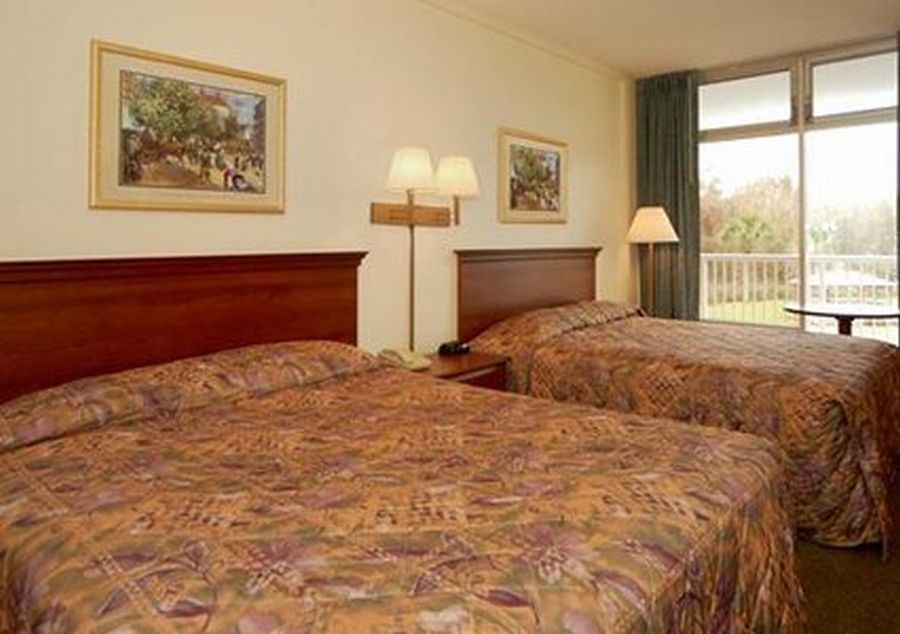 Econo Lodge Lake City-North Room photo